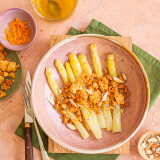 ASPERGES, CRUMBLE PARMESAN ET ORANGE