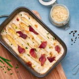 GRATIN GOURMAND AUX ASPERGES BLANCHES ET CHIPS DE JAMBON CRU
