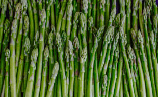 Préparer les asperges avant la cuisson